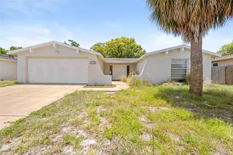 9131 Hunt Club Ln, Port Richey, FL 34668