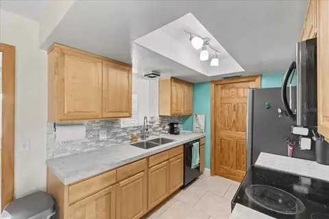 Kitchen - 18 Concord Dr, Ormond Beach, FL 32176 photo 3 of 4