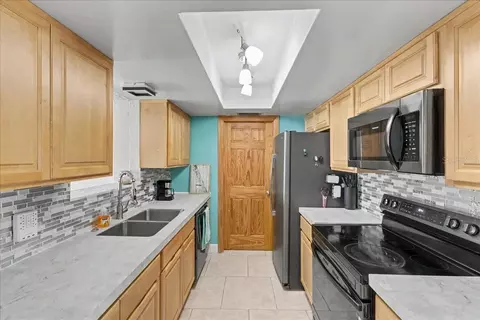 Kitchen - 18 Concord Dr, Ormond Beach, FL 32176 photo 2 of 4