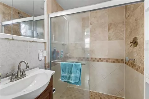 Bath - 18 Concord Dr, Ormond Beach, FL 32176 photo 2 of 2