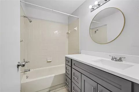 Bath - 13618 Laraway Dr, Riverview, FL 33579 photo 2 of 2