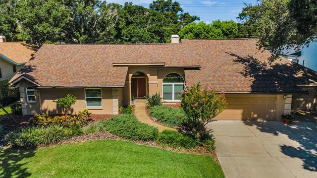 9904 Oaks Ln, Seminole, FL 33772