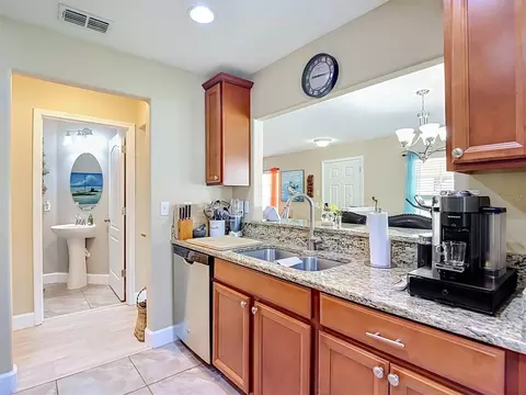 Kitchen - 9838 Trumpet Vine Loop, Trinity, FL 34655 photo 4 of 4