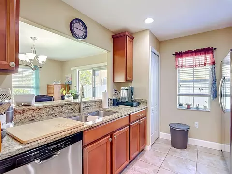 Kitchen - 9838 Trumpet Vine Loop, Trinity, FL 34655 photo 2 of 4
