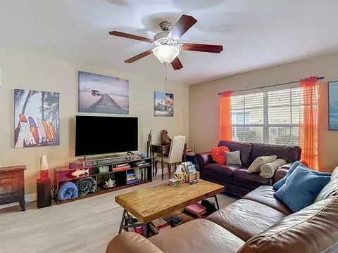 Living - 9838 Trumpet Vine Loop, Trinity, FL 34655 photo 3 of 6