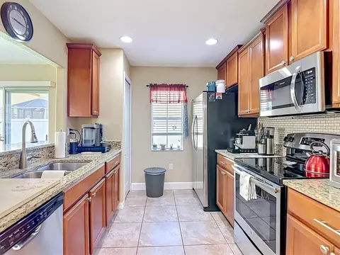 Kitchen - 9838 Trumpet Vine Loop, Trinity, FL 34655 photo 1 of 4