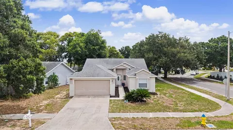 655 Sand Ridge Dr, Valrico, FL 33594