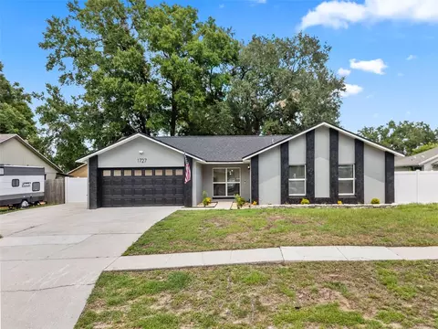 1727 Tallowtree Cir, Valrico, FL 33594