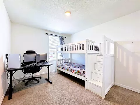 Bedroom - 12142 Mountain Island Trl, Parrish, FL 34219 photo 6 of 6