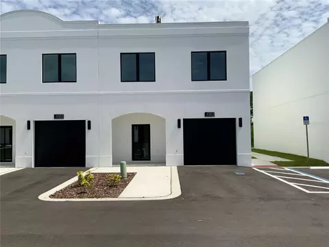 4363 Cambio Gardens Ct, Tampa, FL 33610