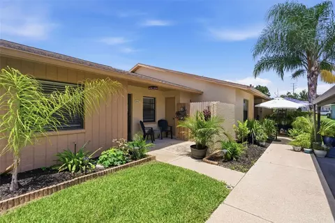 6623 Aspen Ct, Zephyrhills, FL 33542