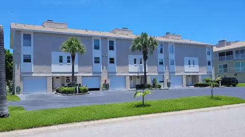 255 Capri Cir N #17, Treasure Island, FL 33706