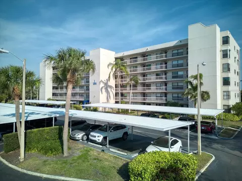 1324 Pasadena Ave S #201, South Pasadena, FL 33707