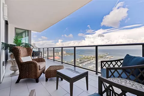 100 1st Ave N #2902, Saint Petersburg, FL 33701
