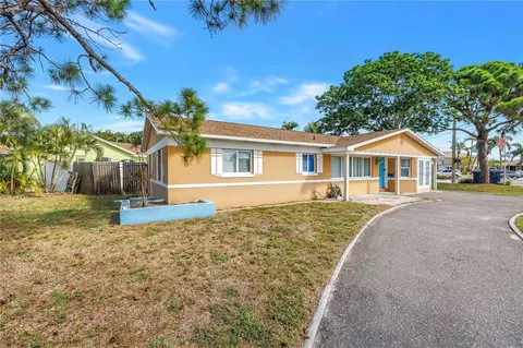 7901 Causeway Blvd S, Saint Petersburg, FL 33707