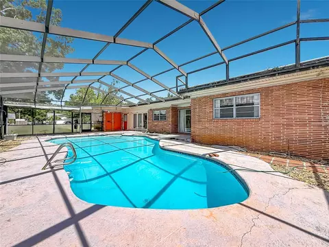 605 Courtney Dr, Tampa, FL 33617