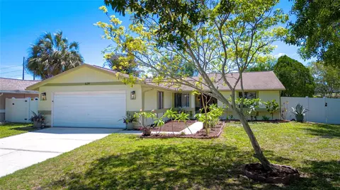 629 Bay Lake Trl, Oldsmar, FL 34677