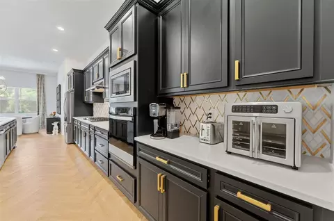 Kitchen - 11353 Outrigger Pl, Parrish, FL 34219 photo 4 of 4