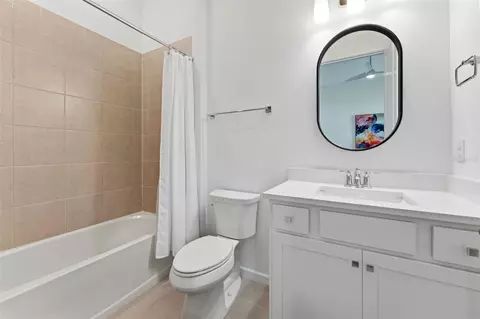 Bath - 11353 Outrigger Pl, Parrish, FL 34219 photo 7 of 9