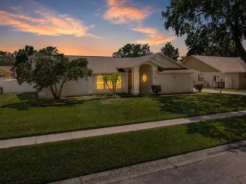 2110 Laindale Pl, Valrico, FL 33596