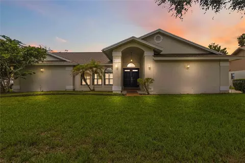 2110 Laindale Pl, Valrico, FL 33596