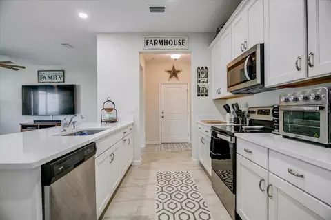 Entry Way - 10916 Quickwater Ct, Riverview, FL 33569 photo 1 of 4