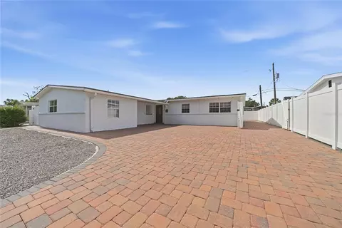 6033 Ambassador Dr, Tampa, FL 33615