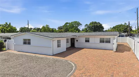 6033 Ambassador Dr, Tampa, FL 33615