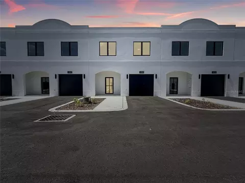 4345 Cambio Gardens Ct, Tampa, FL 33610