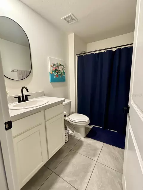Bath - 6830 SE 3rd Loop, Ocala, FL 34472 photo 1 of 2