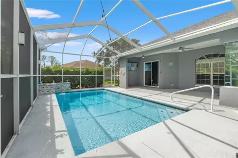 Exterior - 450 Castille Dr, Spring Hill, FL 34608 photo 9 of 14