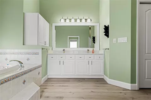 Bath - 450 Castille Dr, Spring Hill, FL 34608 photo 2 of 5