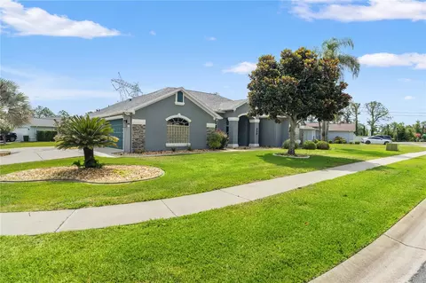 Exterior - 450 Castille Dr, Spring Hill, FL 34608 photo 2 of 14