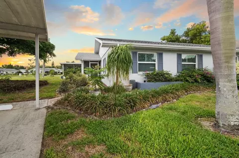 2343 Glenmore Cir, Sun City Center, FL 33573