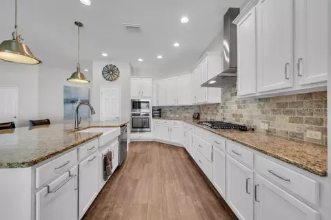Kitchen - 1210 Lorea Ln, Brandon, FL 33511 photo 3 of 5