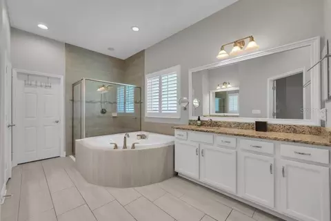 Bath - 1210 Lorea Ln, Brandon, FL 33511 photo 1 of 4