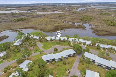 11562 W Bayshore Dr, Crystal River, FL 34429
