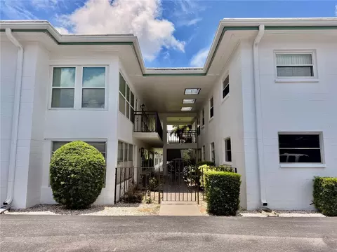 3100 Hartford St N #114, Saint Petersburg, FL 33713