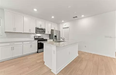 Kitchen - 11334 Meadow River Way, Parrish, FL 34219 photo 1 of 1