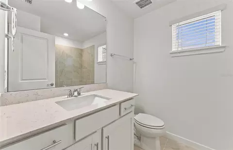 Bath - 11334 Meadow River Way, Parrish, FL 34219 photo 4 of 4