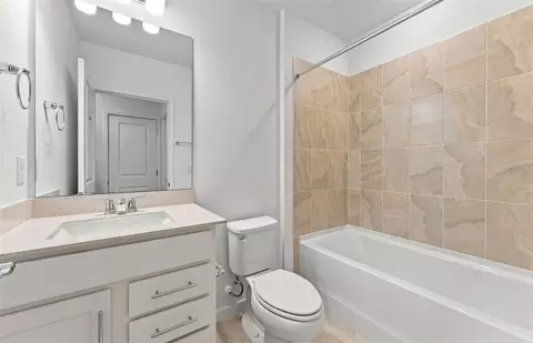 Bath - 11334 Meadow River Way, Parrish, FL 34219 photo 1 of 4