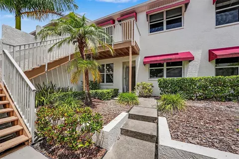 1400 Water View Dr W #102, Largo, FL 33771