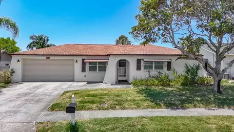 8811 Martinique Ln, Port Richey, FL 34668