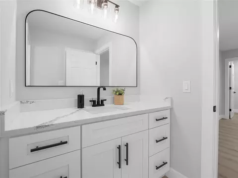 Bath - 15901 Dover Cliffe Dr, Lutz, FL 33548 photo 7 of 8