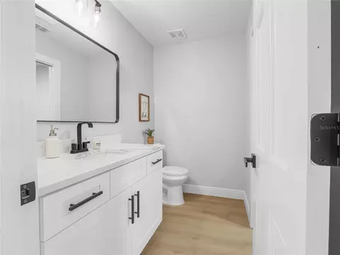 Bath - 15901 Dover Cliffe Dr, Lutz, FL 33548 photo 4 of 8