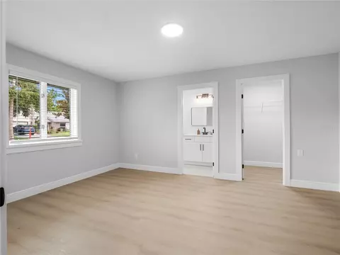 Bedroom - 15901 Dover Cliffe Dr, Lutz, FL 33548 photo 4 of 5
