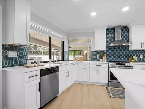 Kitchen - 15901 Dover Cliffe Dr, Lutz, FL 33548 photo 4 of 5