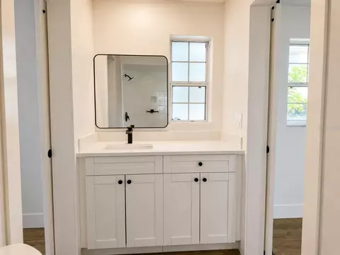 Bath - 810 Allamanda Dr, Largo, FL 33770 photo 2 of 2
