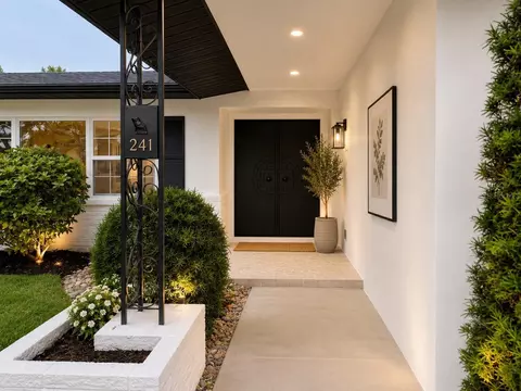 Exterior - 810 Allamanda Dr, Largo, FL 33770 photo 4 of 4