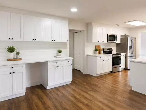 Kitchen - 810 Allamanda Dr, Largo, FL 33770 photo 2 of 3
